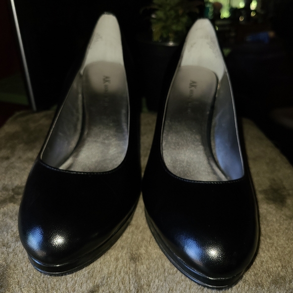Anne Klein black heals sz 8 - Picture 3 of 8